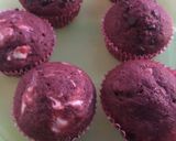 Foto langkah ke 4 dari resep Banana Choco Muffin with filling.