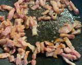 A picture of step 3 of Quiche Lorraine.