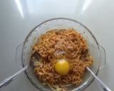 Foto langkah ke 4 dari resep Mie kepompong goreng.