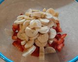 Foto del passaggio 3 della ricetta Macedonia Fragole e Banane