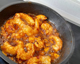 Foto del paso 2 de la receta: Pasta con langostinos al pil pil