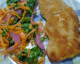 Foto del paso 5 de la receta: Rúcula, zanahoria, cebolla morada en ensalada