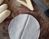 A picture of step 2 of Banana Spring Rolls (Chả giò chuối).