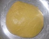 Foto langkah ke 7 dari resep Kunyit Swirl Sourdough Bread.
