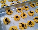 Foto langkah ke 4 dari resep Kue Semprit vanila&coklat.