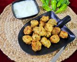 A picture of step 9 of Singhare atta pakoda.