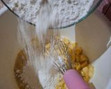 Foto langkah ke 5 dari resep Kue Pisang Kukus Blue Berry.