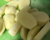 Foto del paso 1 de la receta: Papas con cinco quesos