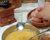 Foto langkah ke 3 dari resep Bolu Kukus Pisang Coklat No Mixer.