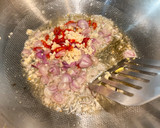 Foto langkah ke 2 dari resep Nasi Goreng Bakso Simple Rumahan.
