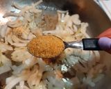 Foto del paso 2 de la receta: Omelette de queso, cebolla, choclo y champignones