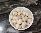 A picture of step 1 of Vrat wale makhana aloo.