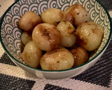Foto del paso 2 de la receta: Cebollas francesas caramelizadas con vino y miel de guarnición