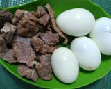 Foto langkah ke 2 dari resep Telur daging kecap.