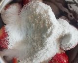 A picture of step 4 of Strawberry Pancakes.