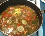 Foto del paso 2 de la receta: Pescado hervido bien sazonado.ॐ