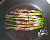Foto del passaggio 6 della ricetta Involtini Asparagi e Pancetta