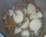 A picture of step 2 of Cheese Pav Bhaji.