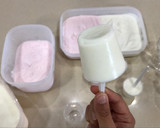 Foto del paso 2 de la receta: Helado 🍧 de sabores 🥥 🍍 🍓