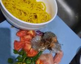 Foto langkah ke 1 dari resep Mie Nyemek Simpel Favorit Keluarga.