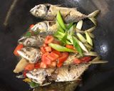 Foto langkah ke 4 dari resep Ikan kembung rica rica.