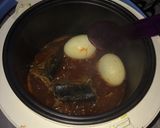 Foto langkah ke 4 dari resep Makarel Kaleng & Telur Rebus (Magic Com).