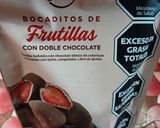 Foto del paso 6 de la receta: Huevo de Pascua relleno con crema y frutillas