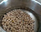 A picture of step 1 of Chole Pav Chaat.
