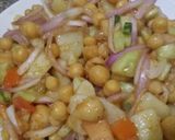 A picture of step 1 of Phulki chana chat.