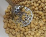 Foto del paso 3 de la receta: Bocados de garbanzo rellenos de ciruela