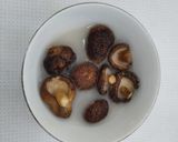 Hình bước làm 2 của món Miến Xào Cua