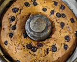 Foto del paso 6 de la receta: Bizcochuelo integral con frutilla y banana