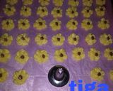 Foto langkah ke 6 dari resep Cookies Bunga 🏵 (Semprit Jadul).