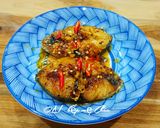 Hình bước làm 2 của món Cá thu rim mắm tỏi