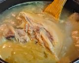 Foto del paso 1 de la receta: SOPA🍲De Ajo con Pollo...!