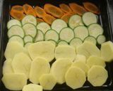 Foto del paso 2 de la receta: Salmón rosado con verduras. Horno