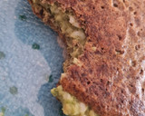 Foto del paso 6 de la receta: Sanguchito saludable de palta y huevo con pan de lino en sartén 🍳 pancito sin horno 🥵