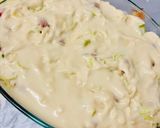 A picture of step 3 of Chicken breast with vegetables in cheese sauce.