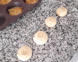 Foto del paso 7 de la receta: Tatin individual de pera con base de rollito de canela de brioche