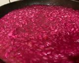 Foto del passaggio 4 della ricetta “Risotto rosso al pate’ di sardine e cappero”