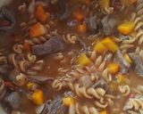 Foto del paso 5 de la receta: Carne en salsa con fideo (comida rápida)