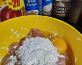 A picture of step 2 of Chicken schezwan.