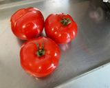 Une image de l'étape 4 de Salade de betteraves et tomates au saumon fumé.