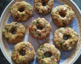 A picture of step 4 of Maggi Donut.