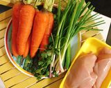 Hình bước làm 1 của món Nui ức gà nấm