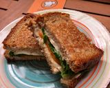 Φωτογραφία βήματος 5 της συνταγής Grilled cheese sandwich με λωτό, μοτσαρέλα και ρόκα