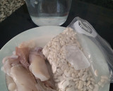 Foto del paso 1 de la receta: Alubias con calamares y gambas