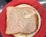 Foto langkah ke 2 dari resep Classic Cinnamon French Toast.