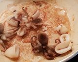 Foto del paso 9 de la receta Arroz caldoso con Pescado, Pulpitos y Calamar