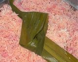 Foto langkah ke 4 dari resep Kelapa Parut Pink (Buah Naga) untuk Baluran Lupis/Kue Lainnya.